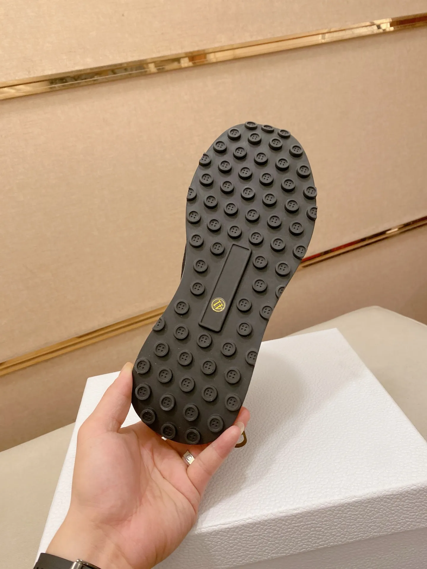 Factory price: 420💰[Dior·Dior] New casual sports style men's shoes, new spring and summer design, perfect workmanship, lace-up lazy style to create wardrobe quality, upper: imported cowhide, sheepskin lining is soft and comfortable, ultra-light TPU wear-resistant outsole, simple, versatile fashion men's shoes, excellent color code number 38--44. (Can be customized for 45 non-refundable)